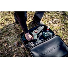 Metabo Akku-Gehölzsäge MS 18 LTX 15 mit 1x Li-Power Akku (18 V / 2.0 Ah), Ladegerät SC 30 und Werkzeugtasche