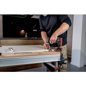 Metabo Akku-Bohrschrauber BS 18 L BL Q, 18 V mit 2x Li-Power Akkus (18 V / 2.0 Ah), Ladegerät SC 36 und metaBOX 145