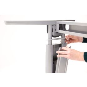 Bürotisch Glarus, mechanisch höhenverstellbar, 800 x 800 mm, Dekor/Holzart Eiche, Gestell silber