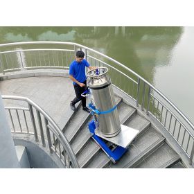 Monte-escalier électrique avec entraînement par chenilles et équilibrage automatique du poids pour les charges lourdes