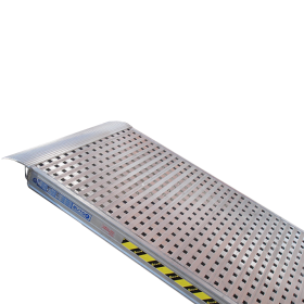 Rampe de chargement simple perforée sans bord, 3500 x 1000 mm, charge utile de 400 kg pour les diables d'empilage