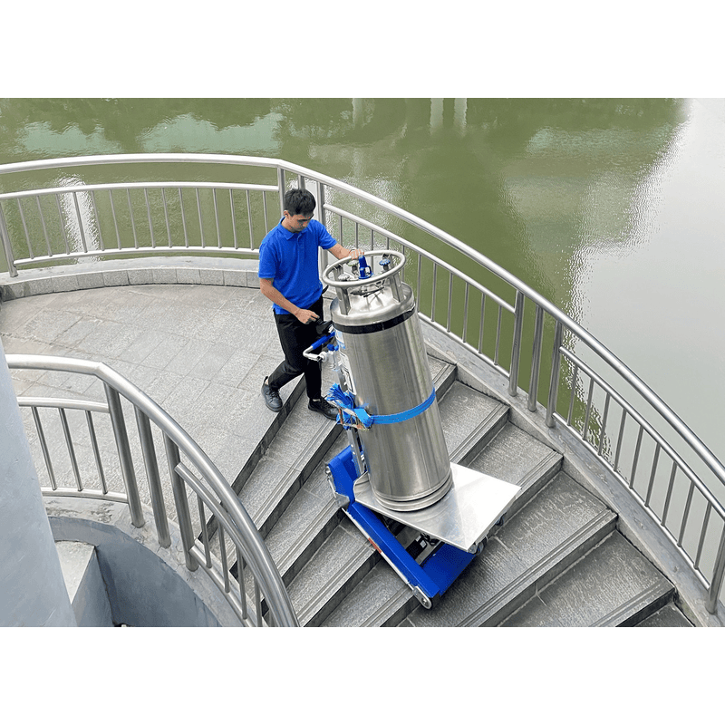 Elektrischer Treppensteiger mit Raupenantrieb und automatischem Gewichtsausgleich für schwere Lasten
