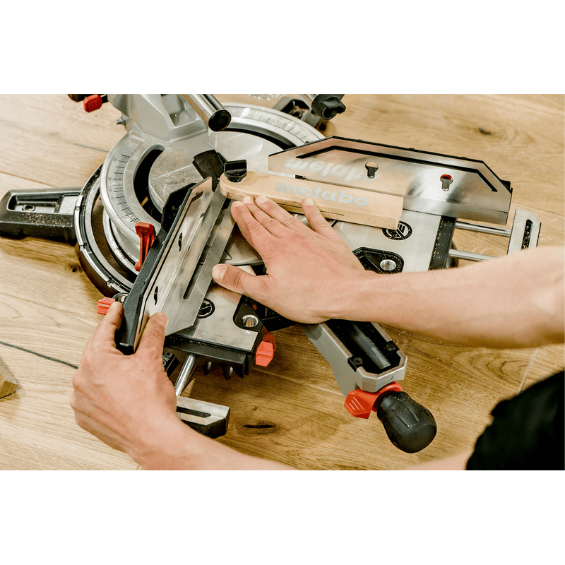 Metabo Kappsäge KGSV 72 Xact SYM, mit Zugfunktion, 1800 Watt