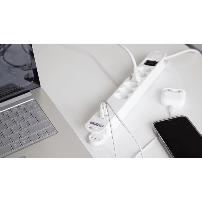 Steffen Steckdosenleiste VARIABL, 6 x T13 Steckdosen, 1 x USB-A, 1 x USB-C PD (18W), mit Schalter, 3 m Kabel, in 2 Farben