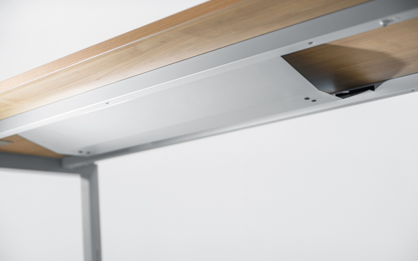 Kabelwanne Schwyz, silber einbrennlackiert, 820 x 400 mm