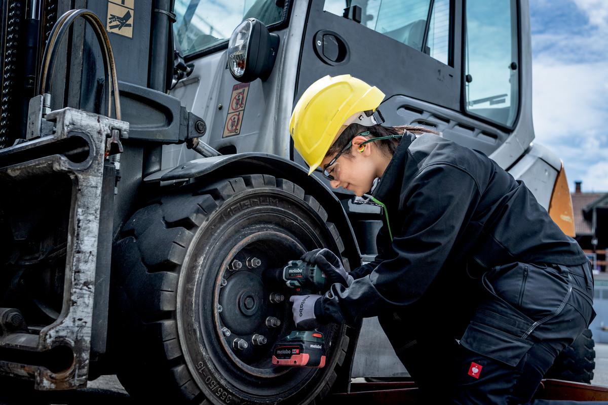 Metabo Akku-Schlagschrauber SSW 18 LTX 800 BL, 18 V in drei Ausführungen