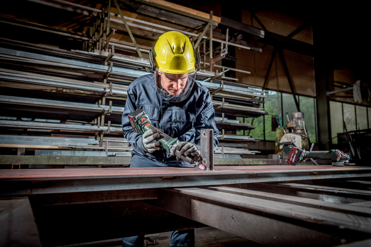 Metabo Akku-Geradschleifer GVB 18 LTX BL 11-28, 18 V (Solo) in zwei Ausführungen