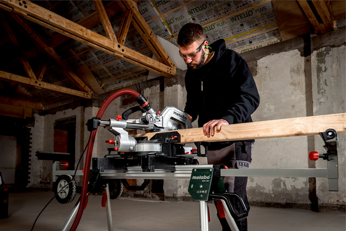 Metabo Kappsäge KGS 216 M, mit Zugfunktion, 1200 Watt
