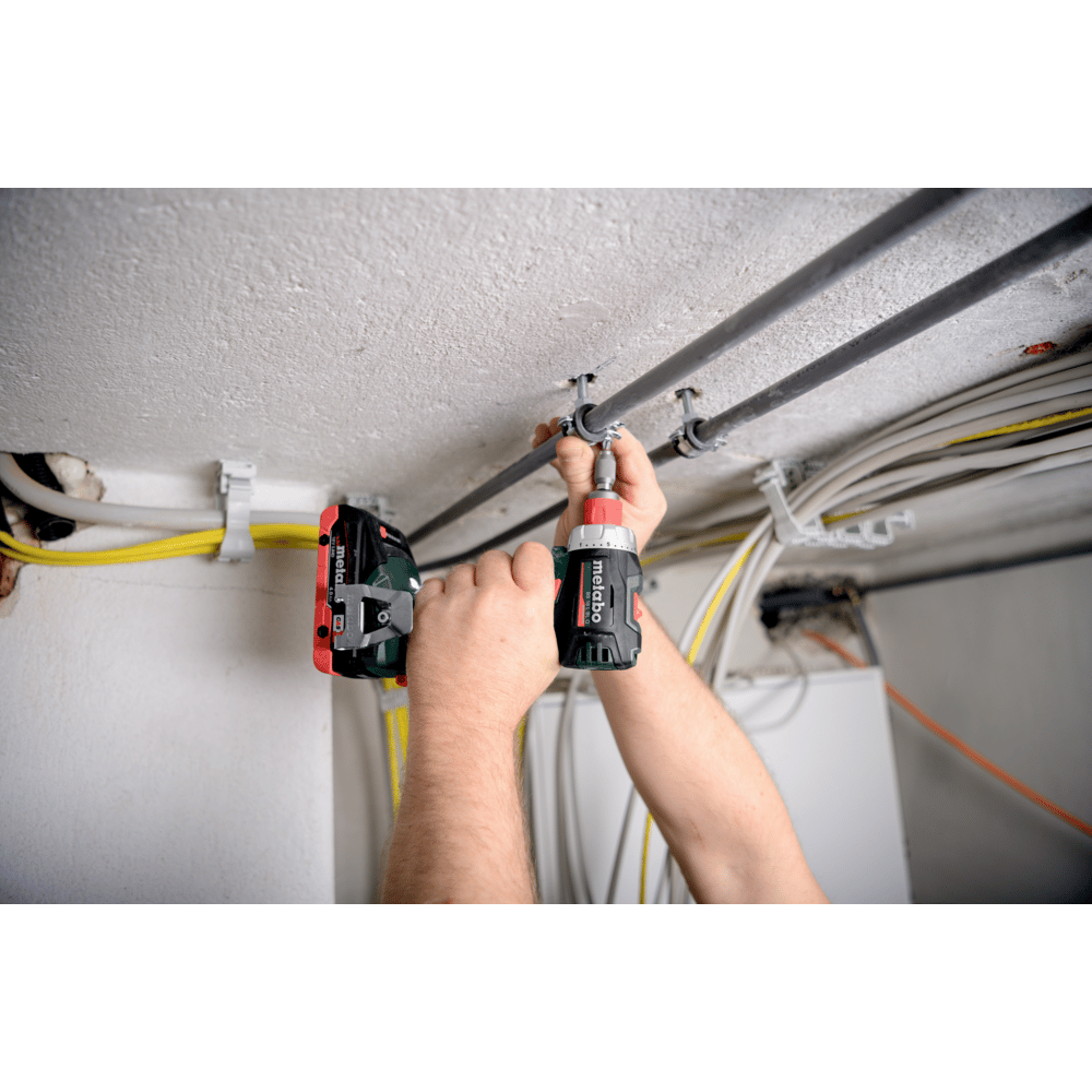 Metabo Akku-Bohrschrauber BS 18 L BL Q, 18 V, mit 2 x 2.0 Ah Li-POWER Akkus, Ladegerät SC 36 und metaBOX 145