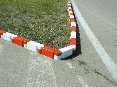 Segments de bordure / bordure de guidage, dans les couleurs de signalisation