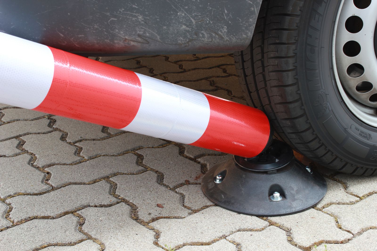 Flexible Absperrpfosten aus Polyethylen, in 3 Grössen