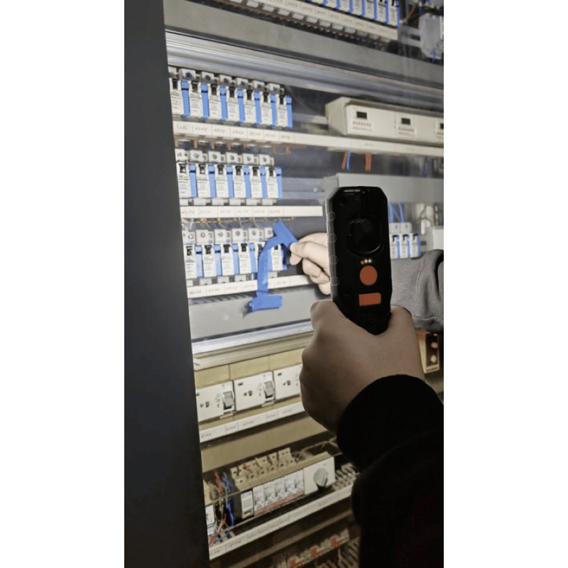 Steffen LED Akku-Handleuchte 5 W, 600 + 100 lm, 5700 K, 240° drehbar, IP54, schwarz/orange