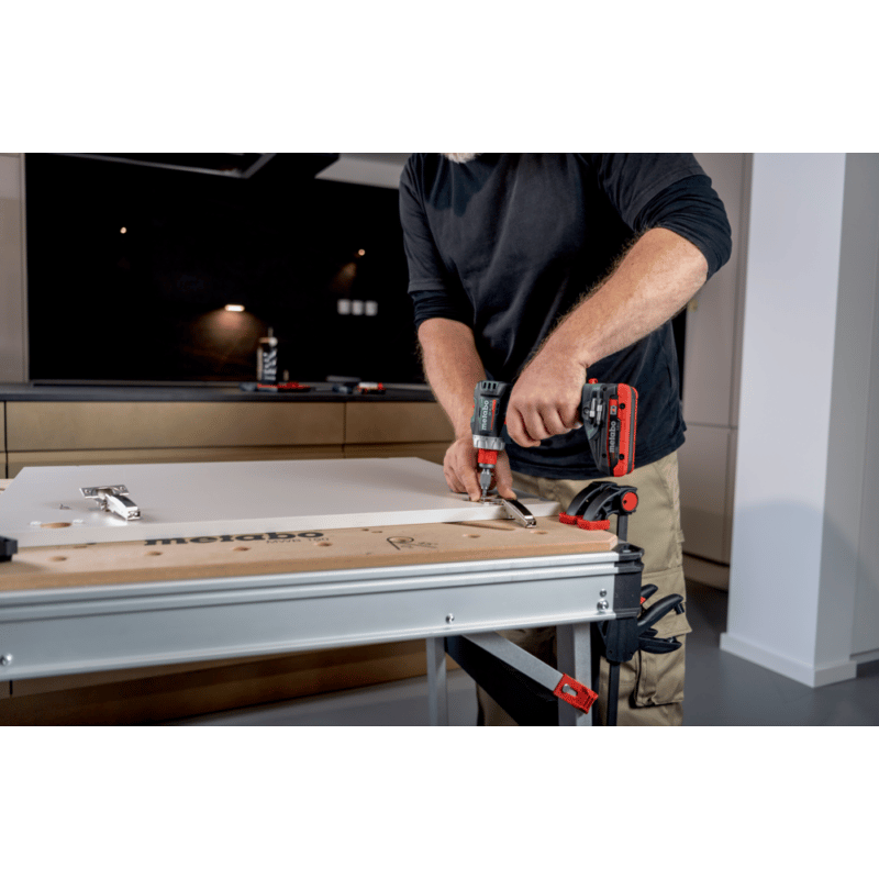 Metabo Akku-Bohrschrauber BS 18 L BL Q, 18 V, mit 2 x 2.0 Ah Li-POWER Akkus, Ladegerät SC 36 und metaBOX 145