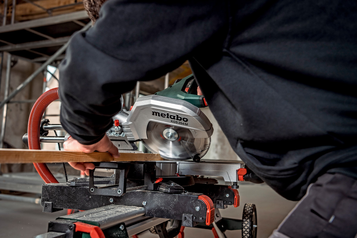 Metabo Kappsäge KGS 254 M, mit Zugfunktion, 1450 Watt