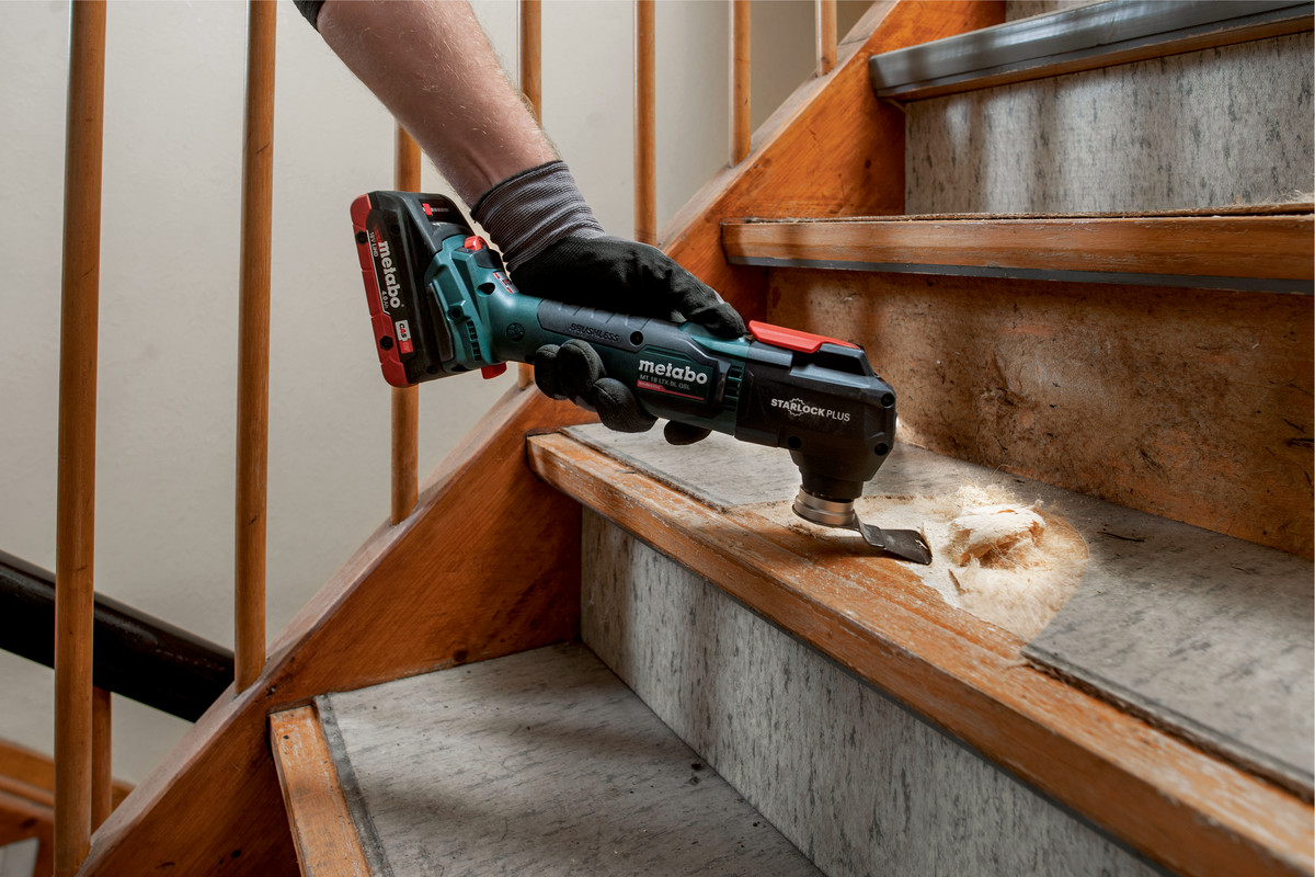 Metabo Akku-Multitool MT 18 LTX BL QSL, 18 V mit 2x LiHD Akkus (18 V / 4.0 Ah), Ladegerät ASC 55, metaBOX 145 L