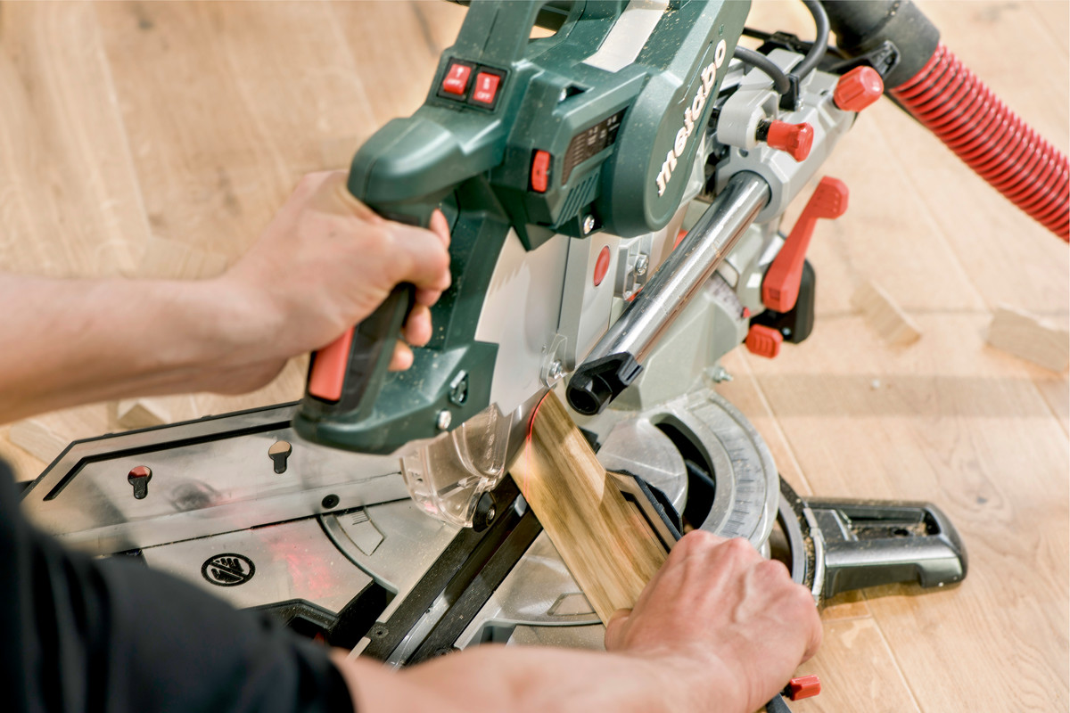 Metabo Kappsäge KGSV 72 Xact SYM, mit Zugfunktion, 1800 Watt
