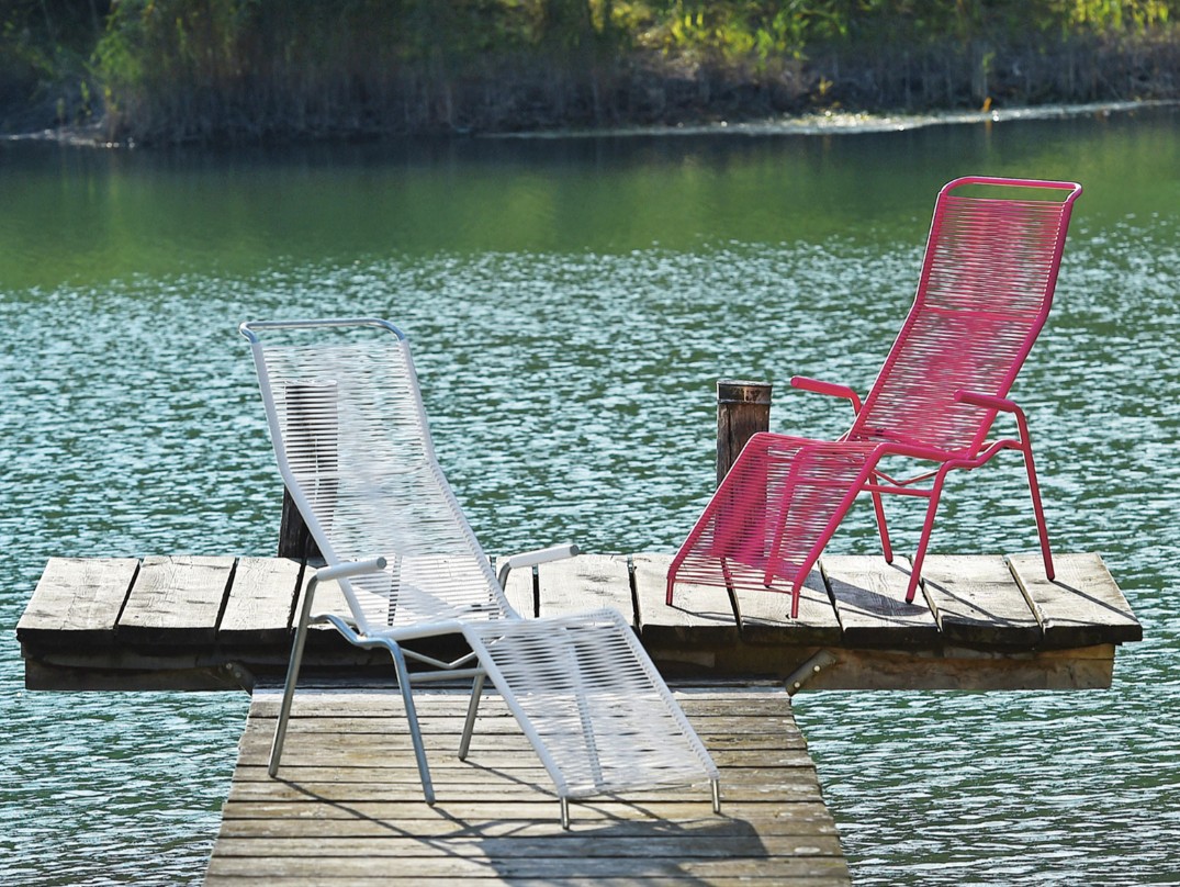 Schaffner Chaise longue spaghetti SÄNTIS avec accoudoirs, en diverses couleurs