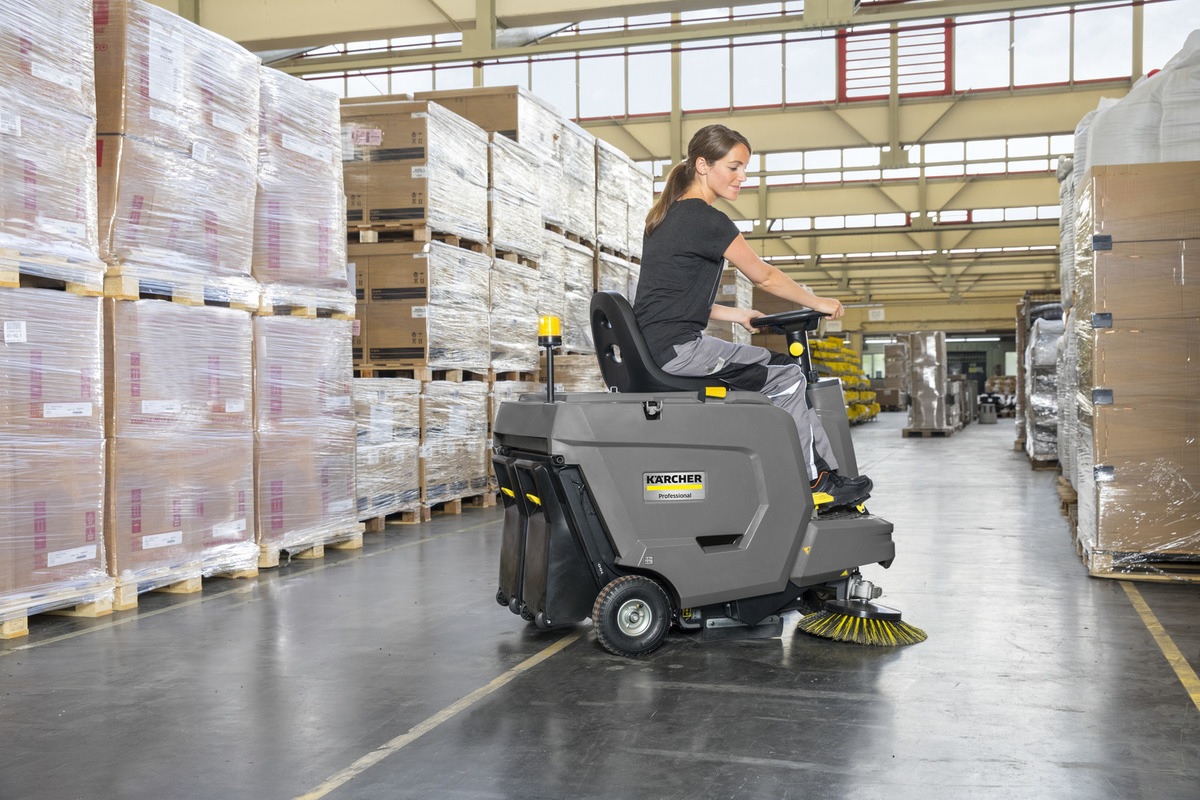 Kärcher Balayeuse aspirante autoportée KM 85/50 R Bp Pack 2SB