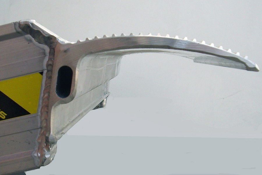 Rampes en aluminium 5500 mm, avec bord, en deux largeurs différentes 