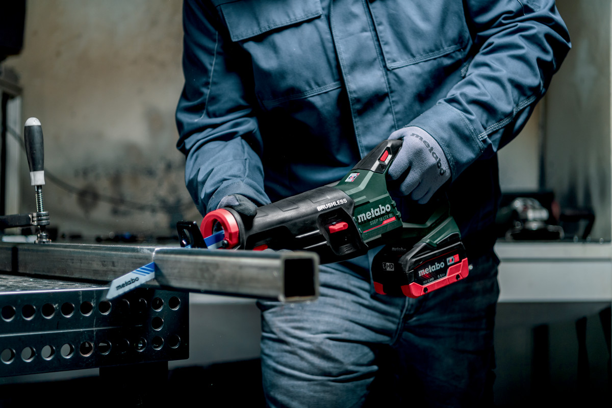 Metabo Akku-Säbelsäge SSEP 18 LT BL, 18 V in zwei Ausführungen
