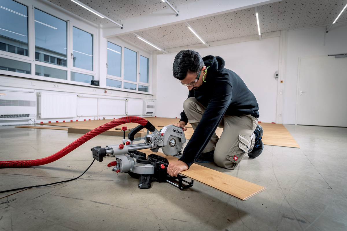 Metabo Kappsäge KGS 216 M, mit Zugfunktion, 1200 Watt