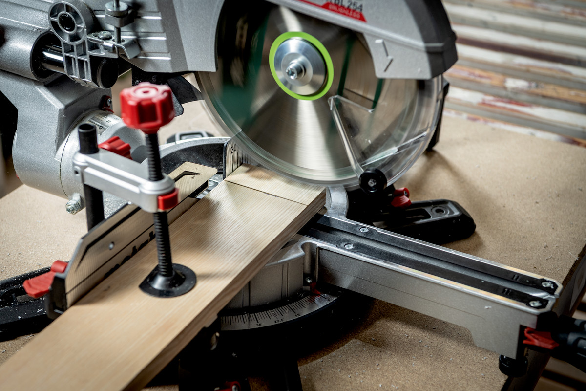 Metabo Akku-Kappsäge KGS 18 LTX BL 216, 18 V ohne Akku