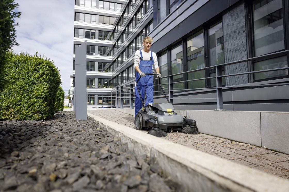 Kärcher Kehrmaschine KM 70/30 C Bp 2SB, ohne Akku und Ladegerät