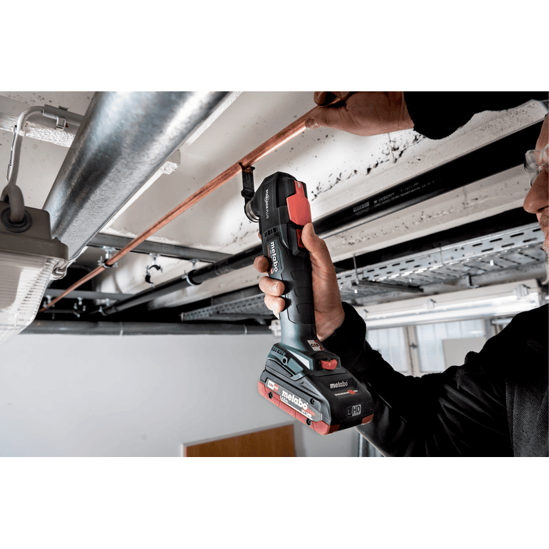 Metabo Akku-Multitool MT 18 LTX BL QSL, 18 V mit 2x LiHD Akkus (18 V / 4.0 Ah), Ladegerät ASC 55, metaBOX 145 L