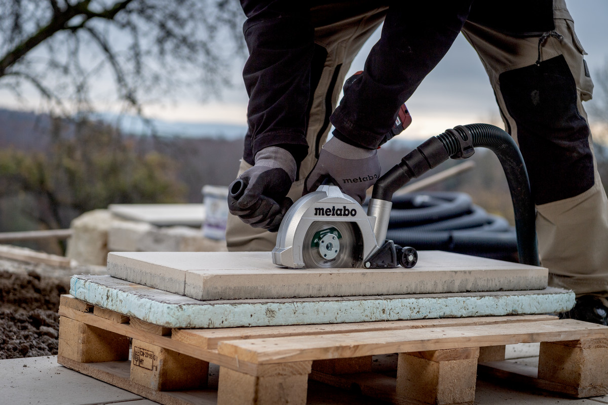 Metabo Akku-Winkelschleifer WVB 18 LTX BL 15-125 Quick, 18 V in drei Ausführungen