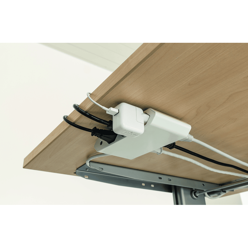 Steffen Multiprise IQ, 6 × T13 (2 × 3 en travers), 10 A, IP20, câble de 1.5 m, avec protection de surintesité, en deux couleurs