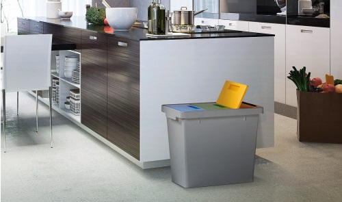 Poubelle plastique trois compartiments 40 l, pour le tri des déchets