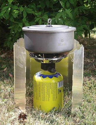 Faltbarer Camping Windschutz aus Stahl, LxB 215 x 660 mm, Flammenschutz für Outdoor Kocher