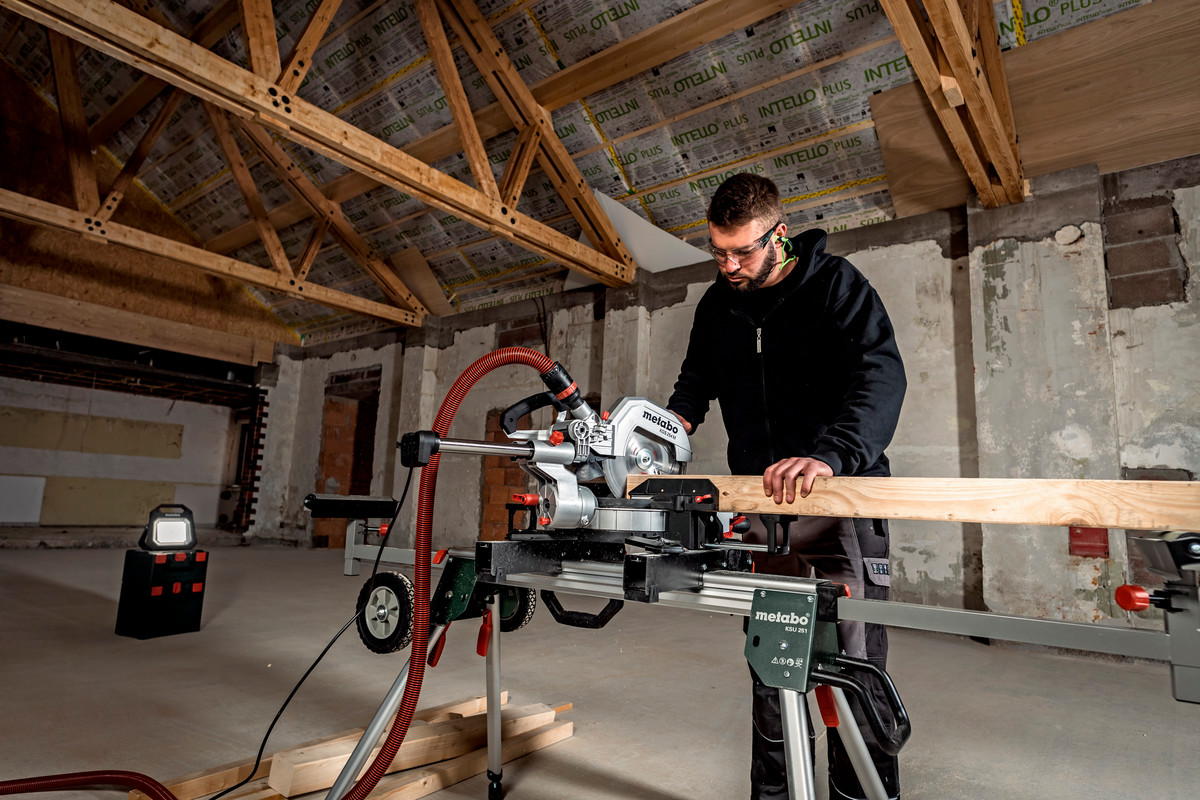 Metabo Kappsäge KGS 254 M, mit Zugfunktion, 1450 Watt