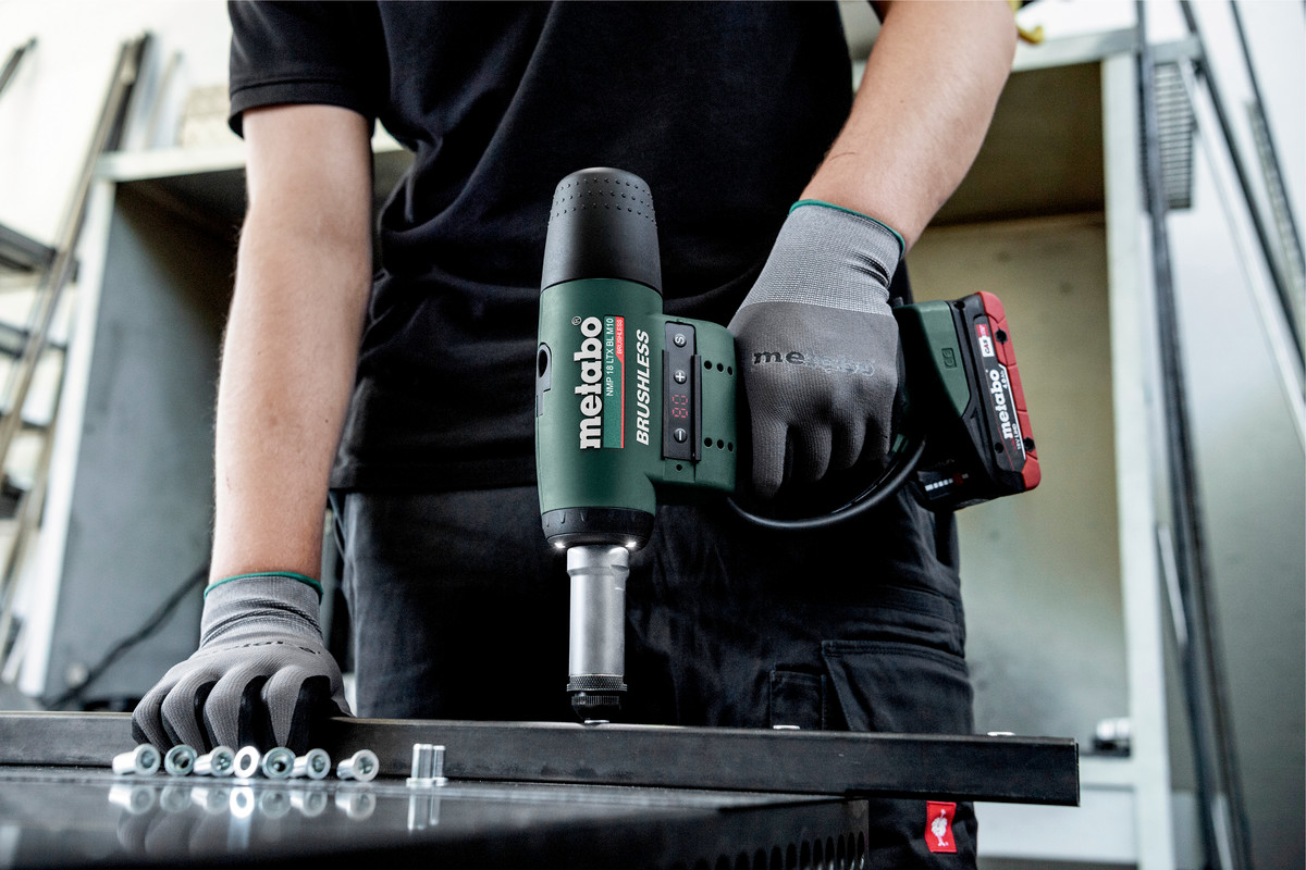 Metabo Riveteuse à inserts à batterie NMP 18 LTX BL M10, 18 V en trois versions