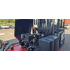 GRÜNIG GSX-2000 Stapler-Anbaukehrmaschine mit Aggregat, 2000 mm Arbeitsbreite, 100 l Wassersprühanlage, 305 l Schmutzbehälter