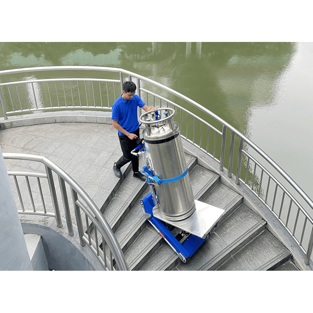 Elektrischer Treppensteiger mit Raupenantrieb und automatischem Gewichtsausgleich für schwere Lasten