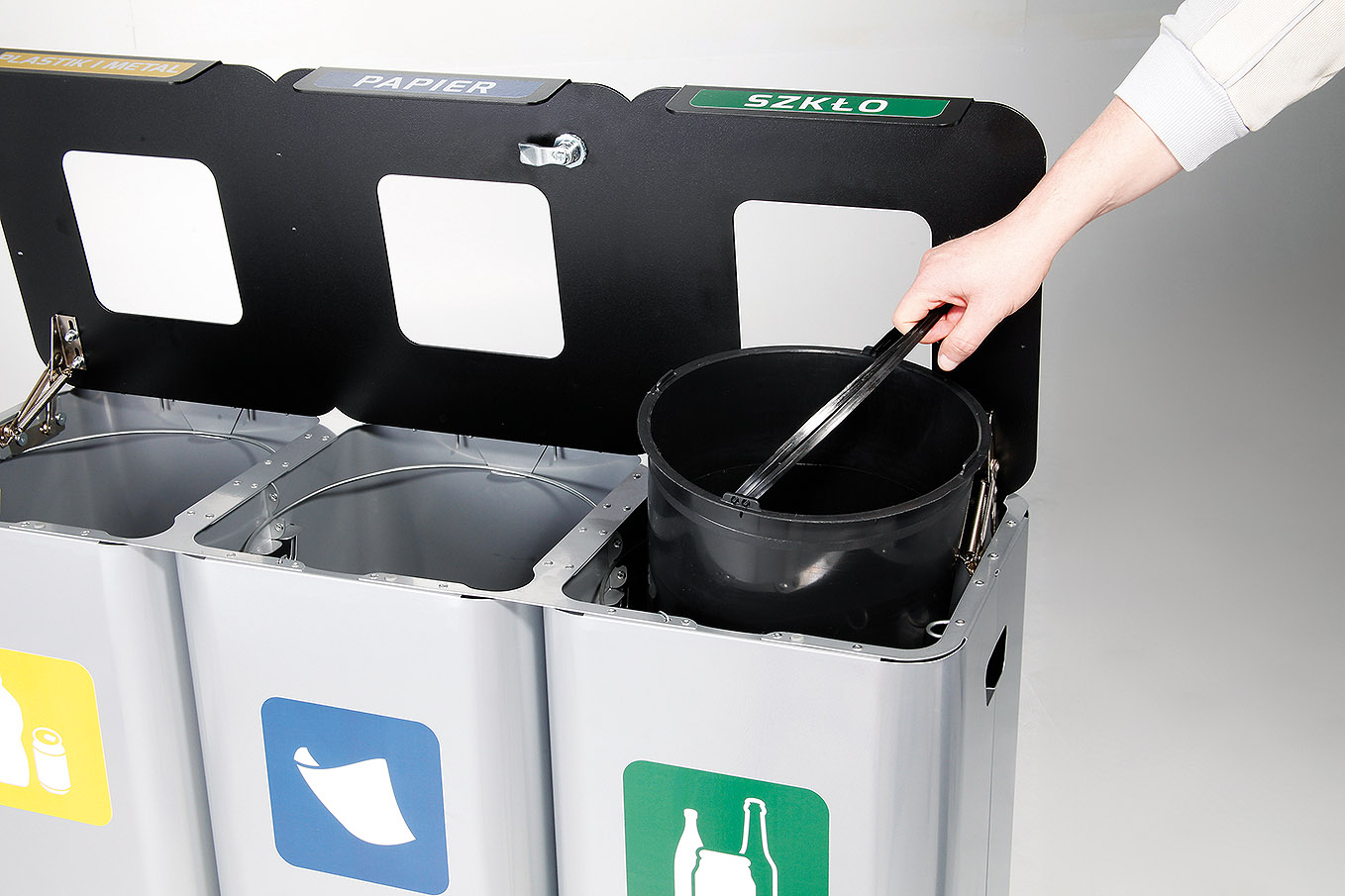 Poubelle à 3 compartiments en tôle galvanisée