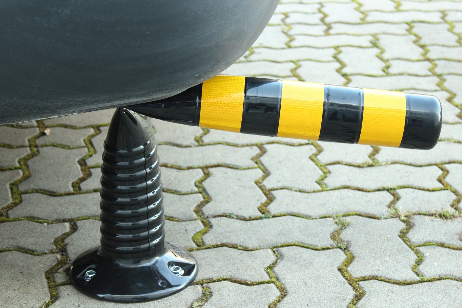 Flexible Absperrpfosten, 360° kippbar, in diversen Ausführungen