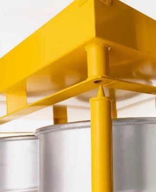Stahlpalette für 4 x 200 L Fässer mit Atommüll, 1230 x 1230 x 1000 mm