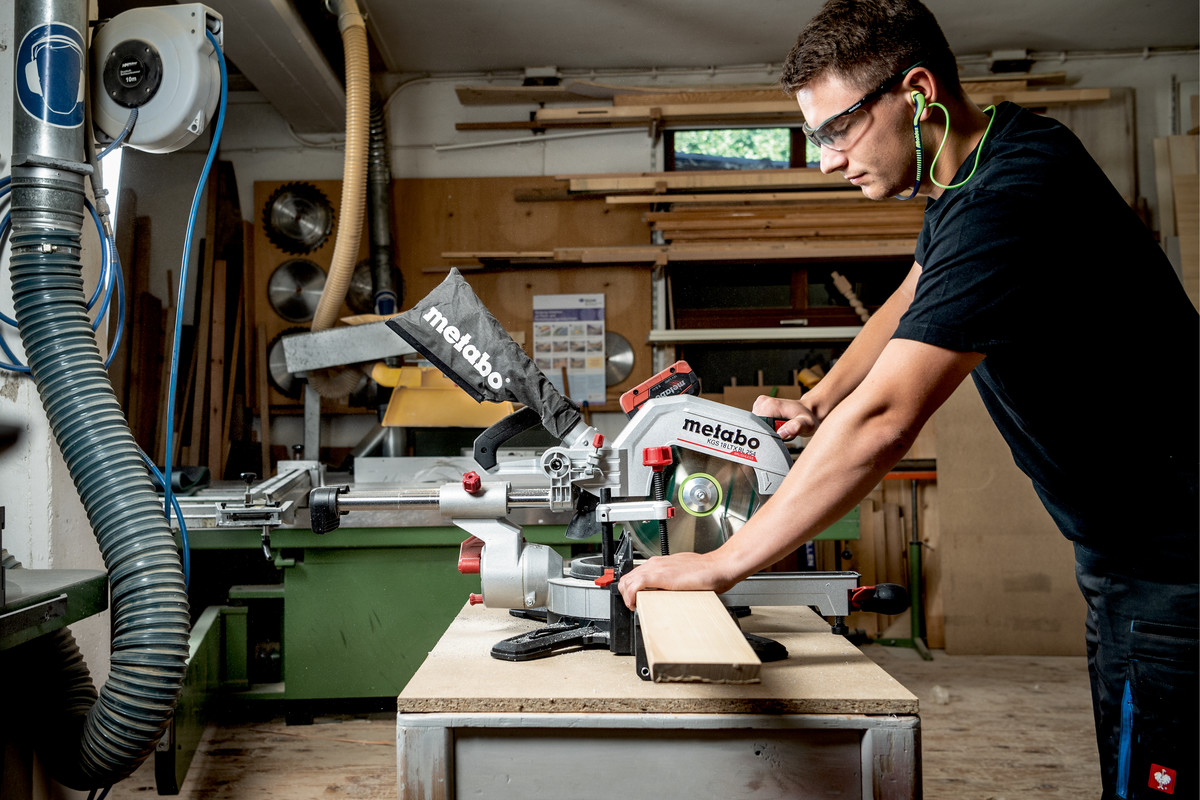 Metabo Akku-Kappsäge KGS 18 LTX BL 254, 18 V ohne Akku