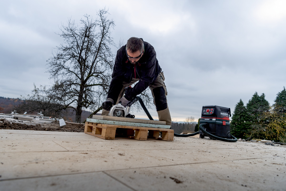 Metabo Akku-Winkelschleifer WVB 18 LTX BL 15-125 Quick, 18 V in drei Ausführungen
