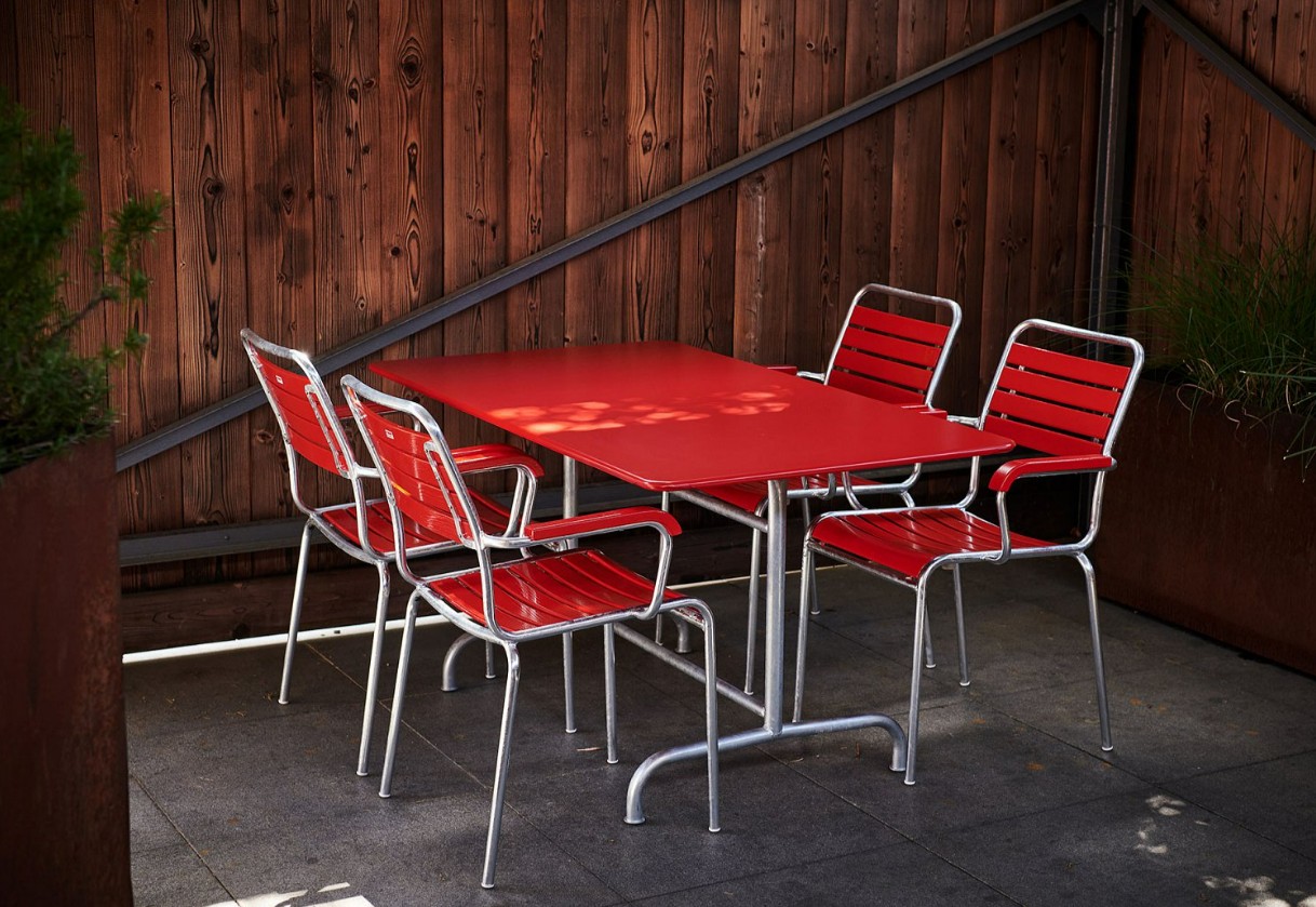 Schaffner Table métallique Rigi avec plateau en acier rabattable, en divers modèles