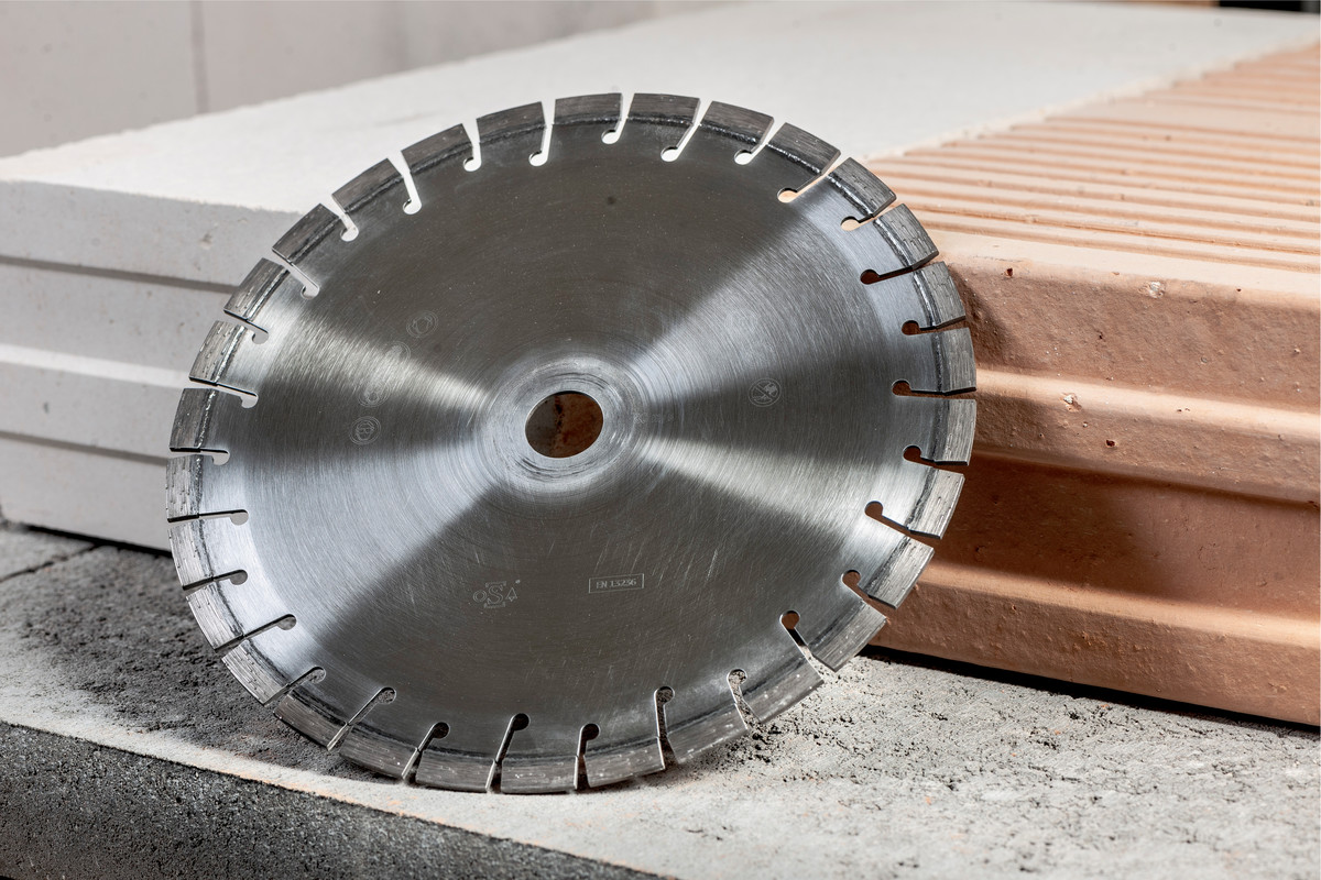 Metabo Set: Meule à tronçonner diamantée "UP", 230 x 22,23 mm et écrou de serrage rapide M 14