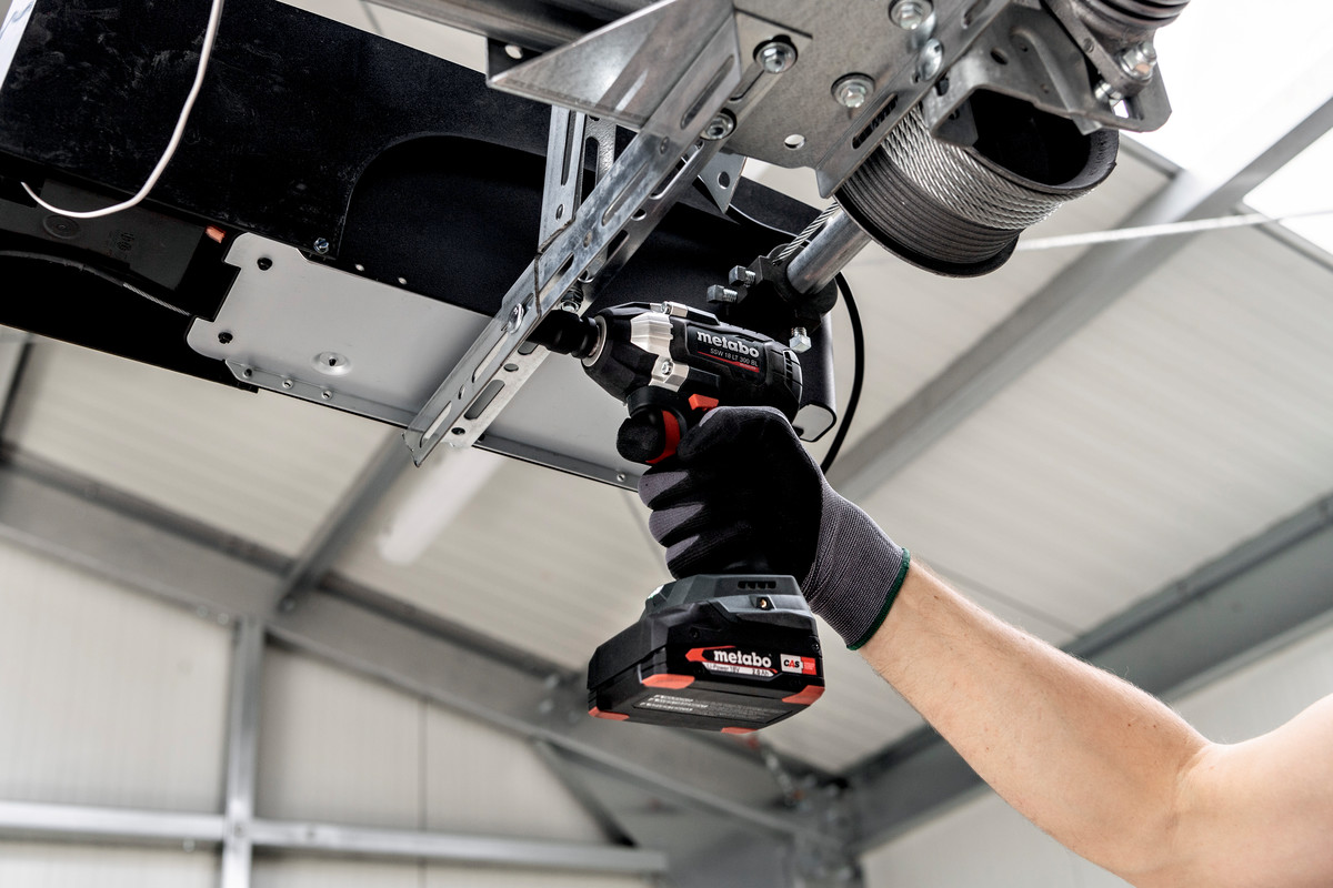 Metabo Akku-Schlagschrauber SSW 18 LT 300 BL, 18 V in zwei Ausführungen