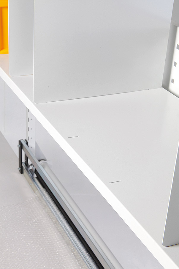 Table d'emballage avec 2 supports de rouleaux et cutter