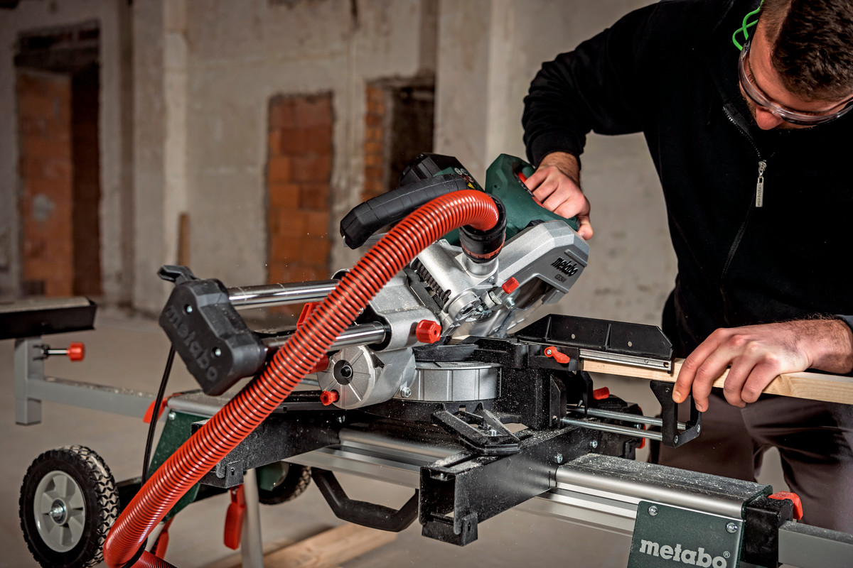 Metabo Kappsäge KGS 216 M, mit Zugfunktion, 1200 Watt