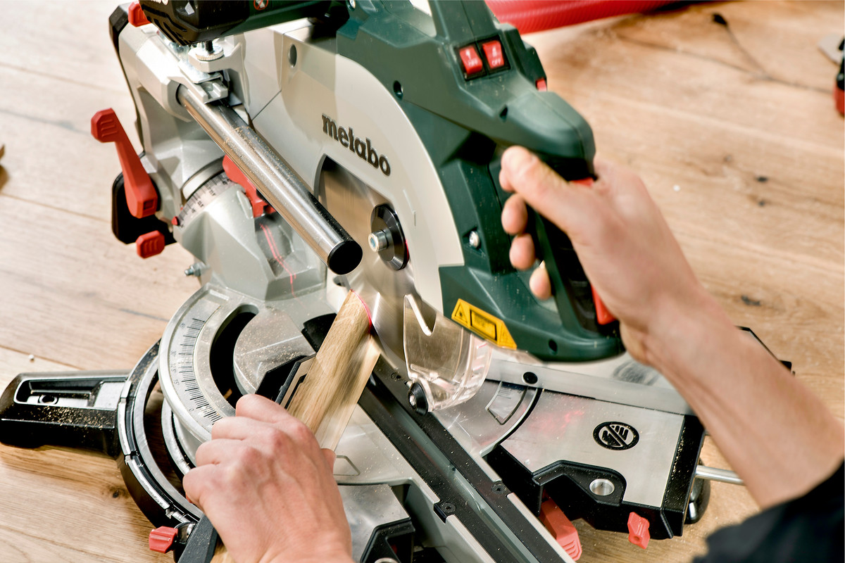 Metabo Kappsäge KGSV 72 Xact SYM, mit Zugfunktion, 1800 Watt