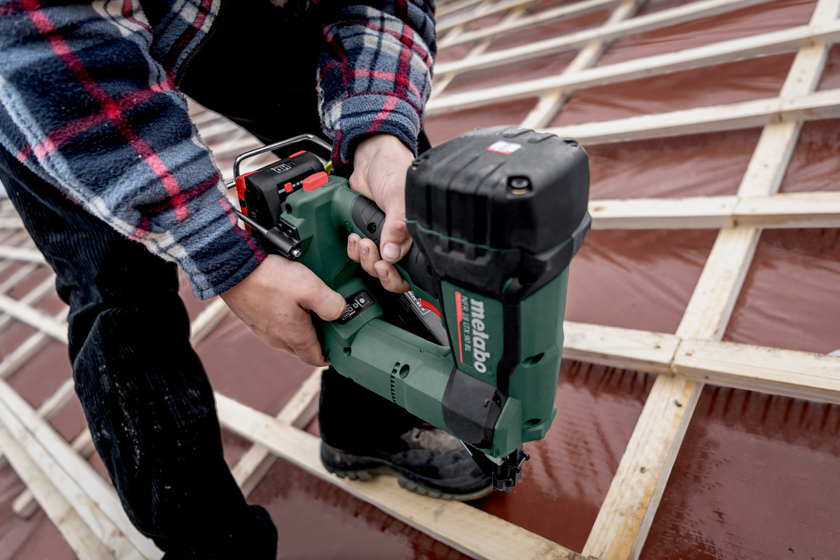 Metabo Cloueur à batterie NFR 18 LTX 90 BL, 18 V en deux versions