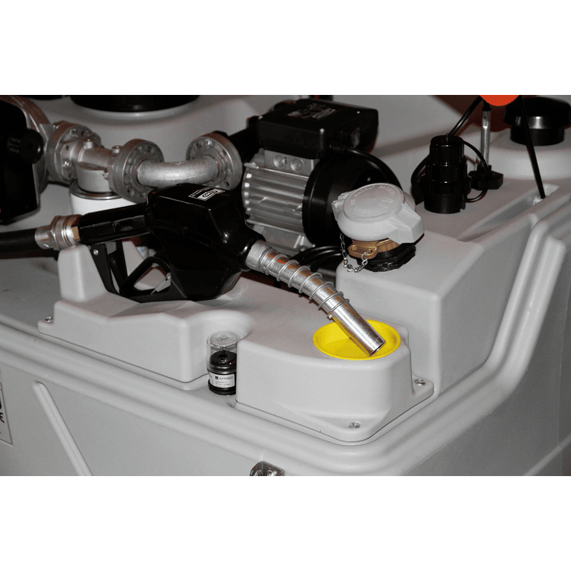 Dieseltank CUBE von CEMO mit Elektropumpe 230 V und Automatik Zapfpistole für den Innenbereich, 1500 - 7500 l Inhalt