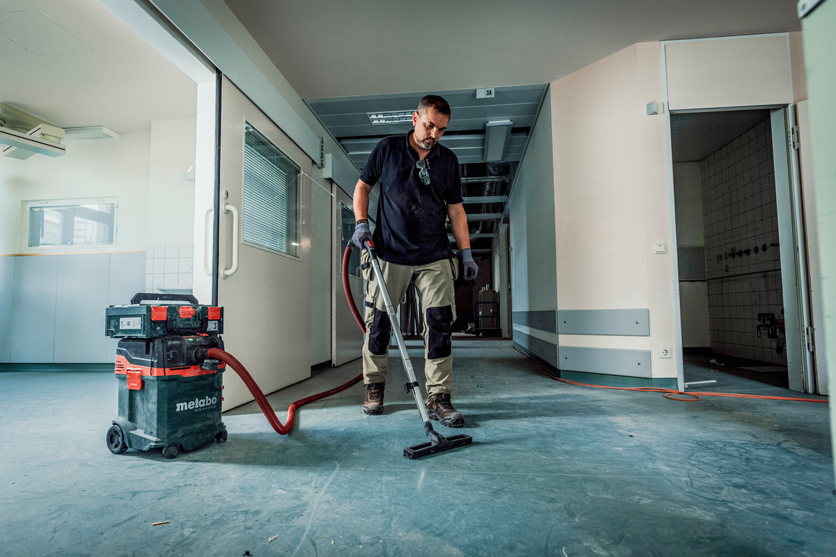Metabo Aspirateur à batterie AS 36-18 M 30 PC-CC, 18 V avec décolmatage manuel du filtre et CordlessControl